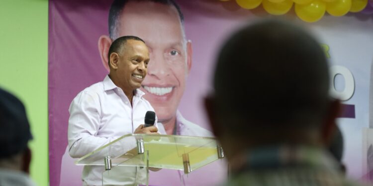 Frank Soto presenta a dirección del PLD sus aspiraciones a alcalde SDO