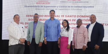 Amador Figaris llama a directores de centros educativos a ser líderes centrados en el aprendizaje de los estudiantes