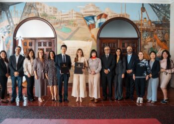 ADN recibe donación de 4 camiones compactadores de basura del Gobierno Japonés