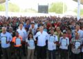 Presidente Abinader entrega 490 títulos de propiedad en Azua