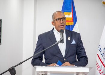 Contralor propone incluir la signatura Antifraude y retomar la moral y cívica