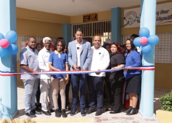 Dirección Regional 15 entrega remozado Centro Educativo Profesor Juan Bosch 