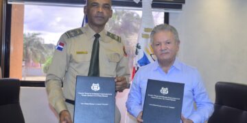 Escuelas Vocacionales firman acuerdo con Centro de Salud para ofrecer  facilidades a servidores de la institución