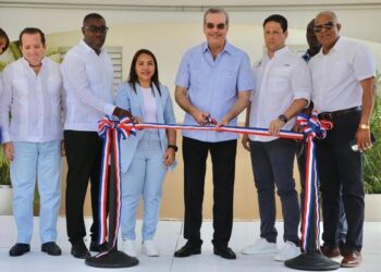 Presidente Abinader inaugura 6 nuevas obras en el Este
