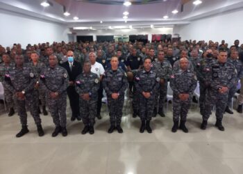 Personal de Dirección Regional La Vega recibe charla sobre avances de Reforma Policial y Ley institucional