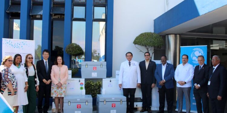 Embajada del Japón y UNICEF entregan una donación de equipos de cadena de frío al MSP