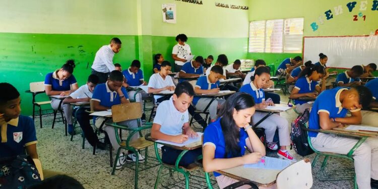 El Distrito 15-01 realiza Olimpíadas de Matemáticas 2022-2023