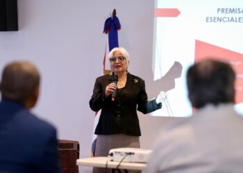 Reforma educativa presenta informe detallado a miembros CES