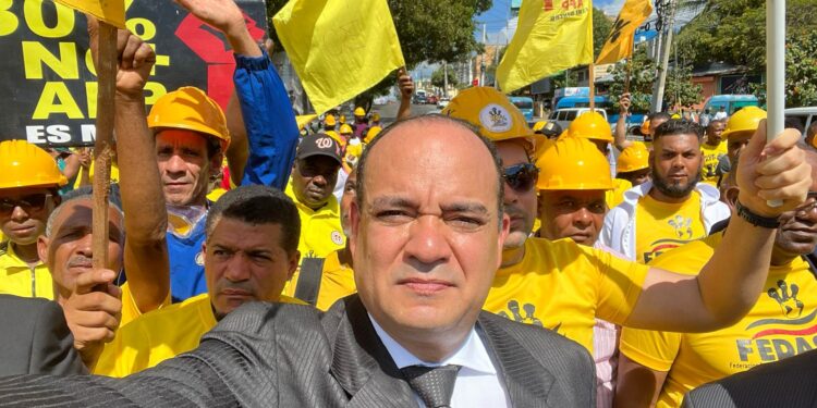 Colegio de Abogados condena agresión a protestantes pacíficos exigiendo Seguridad Social