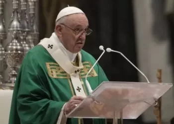 El papa dice que la Iglesia no es un Parlamento ni el Evangelio una ideología