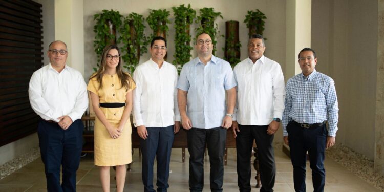 Fundación Cap Cana y CODOPESCA firman acuerdo para preservación de corales, especies marinas y proyectos pesqueros