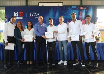 El Indotel y el ITLA gradúan a 465 nuevos técnicos en San Pedro de Macorís