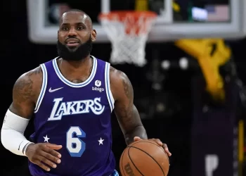 2 días después, LeBron todavía siente que el récord de goles es 'surrealista'