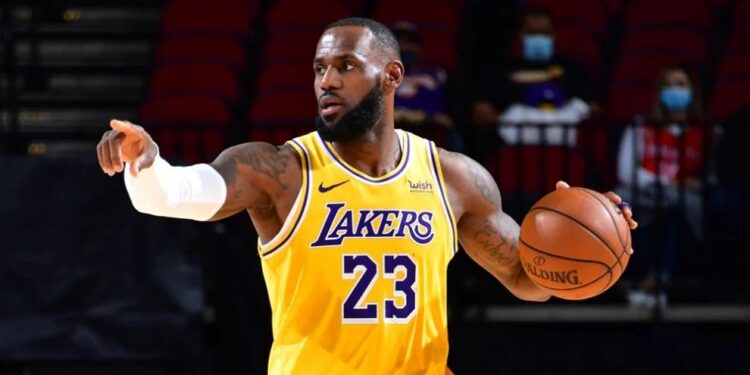 LeBron James hace historia en la NBA en una noche repleta de estrellas en Los Ángeles