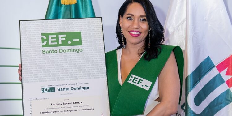 Lorenny Solano concluye MBA y presenta tesis sobre la industrialización e internacionalización de la moda dominicana