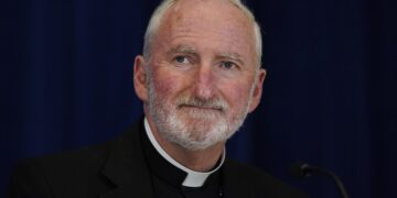 Un obispo de California aparece muerto por disparo