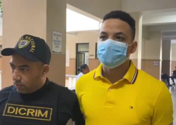 Liberan a Steven Alberto tras acuerdo por agredir a estudiante en SFM