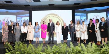 Ministerio de la Mujer reconoce exvocera de la Policía Nacional