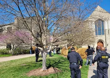 Mueren al menos 3 niños y 3 adultos en un tiroteo en una escuela de Nashville, Estados Unidos