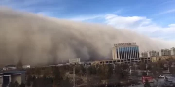 Diez provincias chinas en alerta por peores tormentas de arena de este año