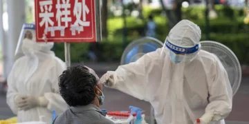 China pide a la OMS que busque el origen del coronavirus en varios países