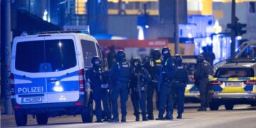 Continúa la investigación del tiroteo que causó al menos 8 muertos en iglesia de Alemania