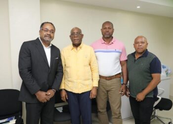 Doctor Asmín Aquino valora explicación técnica sobre servicio eléctrico de Monte Plata