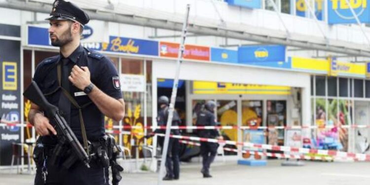 Varios heridos en un atropello múltiple intencionado en el aeropuerto de Colonia