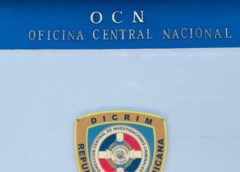 Agentes OCN-INTERPOL de la PN presan italiano y rumano eran requeridos en sus países 