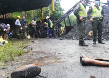 Aumentan a 11 los muertos tras explosión de varias minas en Colombia