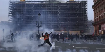 Cancelada la visita del rey Carlos III a Francia en medio de protestas masivas