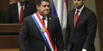 Paraguay abre causa penal a expresidente y vicepresidente
