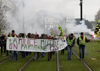 Francia se prepara para la violencia en nueva ola de protestas por pensiones