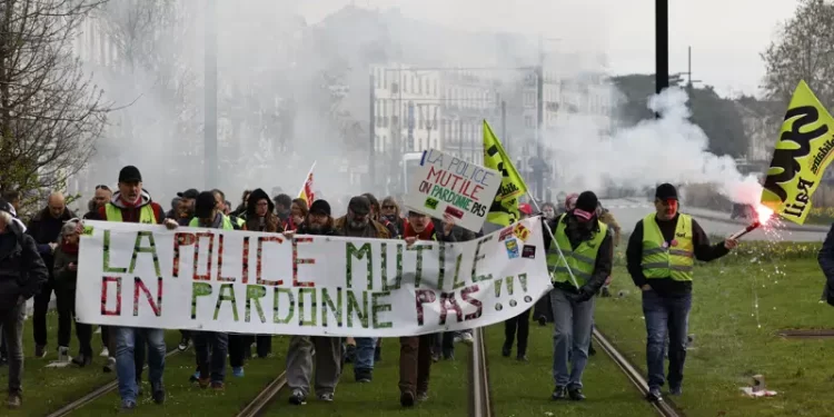 Francia se prepara para la violencia en nueva ola de protestas por pensiones