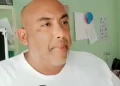 PN pone bajo arresto hombre captado en video sacando de manera violenta a su hija de centro de educativo en Nagua
