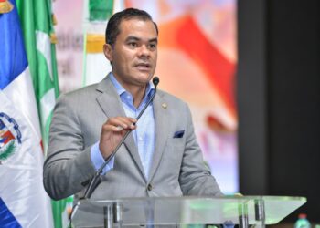 Califica de morbo, circo y película allanamientos en Operación Calamar