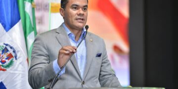 Califica de morbo, circo y película allanamientos en Operación Calamar