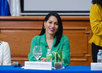 Lorenny Solano diserta sobre la mujer en la comunicación y su responsabilidad social