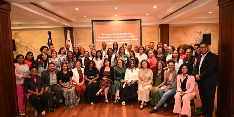 Ministerio de la Mujer capacita a profesionales de la comunicación 