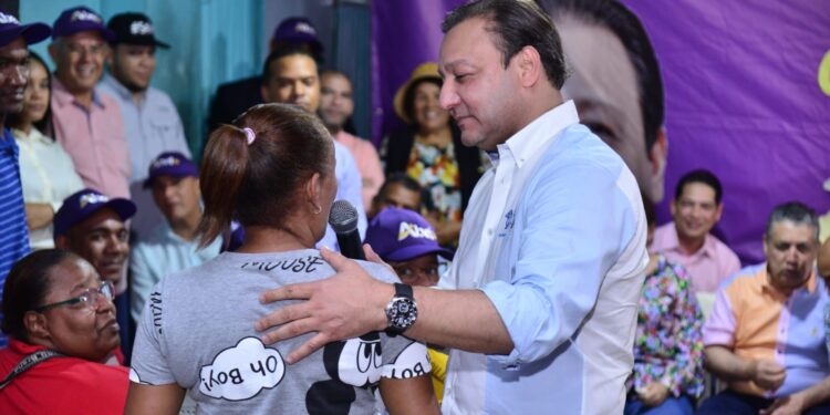 Abel dinamiza militancia PLD y escucha sectores de la circunscripción 2 DN