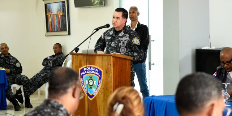Director PN llama personal bajo su mando a seguir comprometidos con su deber