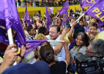 Abel Martínez: “Sacúdanse mujeres y rescatemos juntos a la República Dominicana”