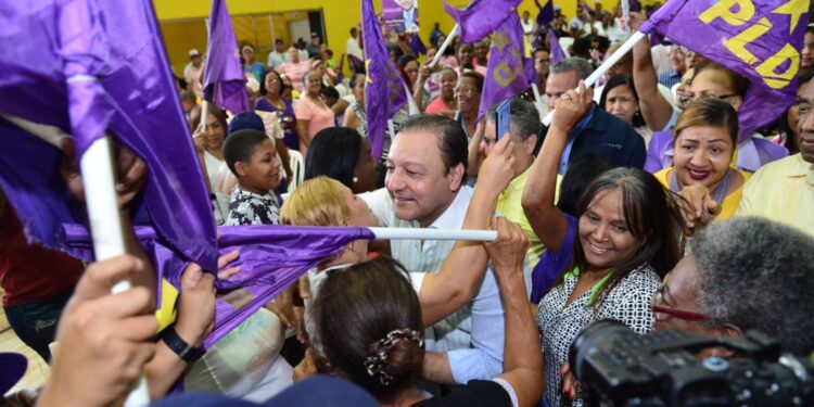 Abel Martínez: “Sacúdanse mujeres y rescatemos juntos a la República Dominicana”