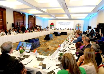 Miguel Vargas ante delegados IS: “Modelo de desarrollo de nuestra región está agotado”