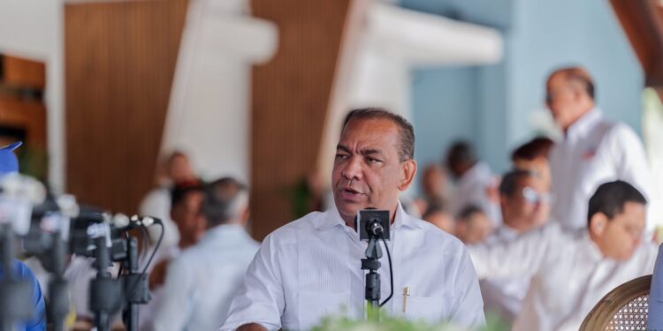 Ministro de Obras Públicas explica cómo van los trabajos de la Autopista Duarte