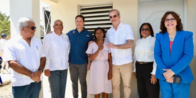 Abinader entrega 500 nuevos apartamentos primera etapa "Mi Vivienda Feliz" en San Luis