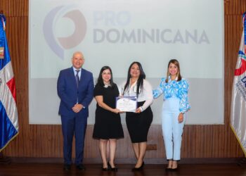 ProDominicana clausura diplomados para el desarrollo del Comercio Exterior