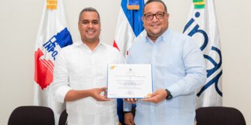 INPOSDOM recibe exaltación del INAP otorgada mediante resolución