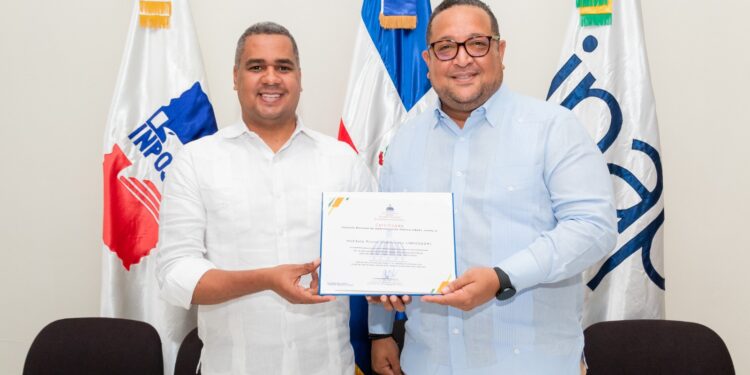INPOSDOM recibe exaltación del INAP otorgada mediante resolución