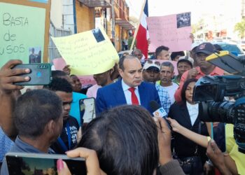 Colegio de Abogados condena desalojos ilegal en SDE